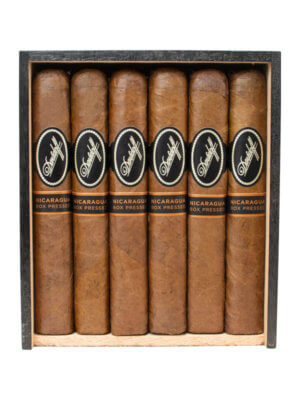 Davidoff Nicaragua Robusto Box Pressed