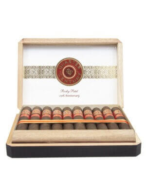 Quarter Century Robusto